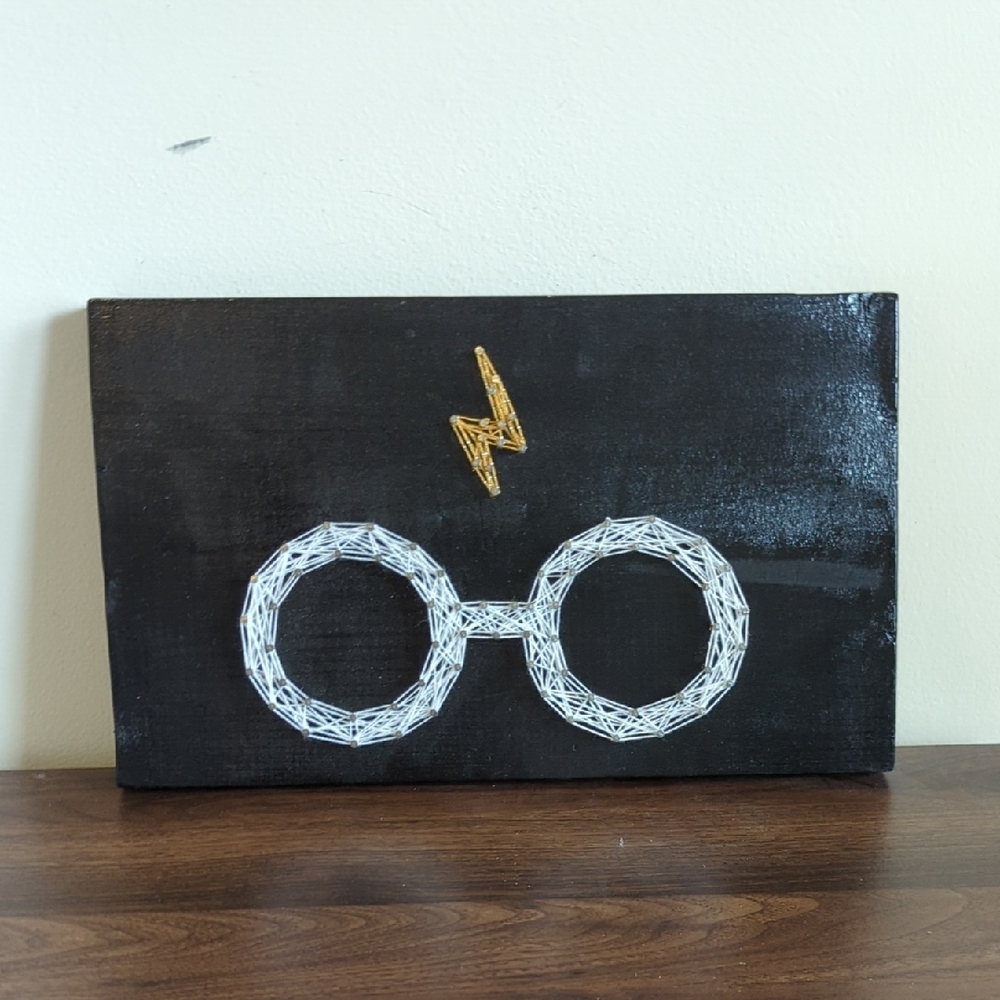Harry Potter Inspired String Art Wall Plaque - Black, White & Gold
